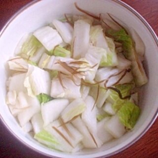 白菜と塩昆布とゆずこしょうを混ぜるだけ☆簡単漬物